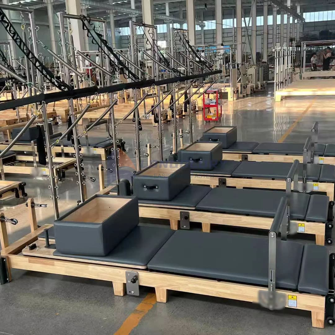 Nhà cải cách Pilates Oak với nửa tháp